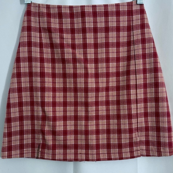 Brandy Melville Red Plaid Unlined Mini Skirt With Side Slits Size 24 (Small) - Picture 2 of 9